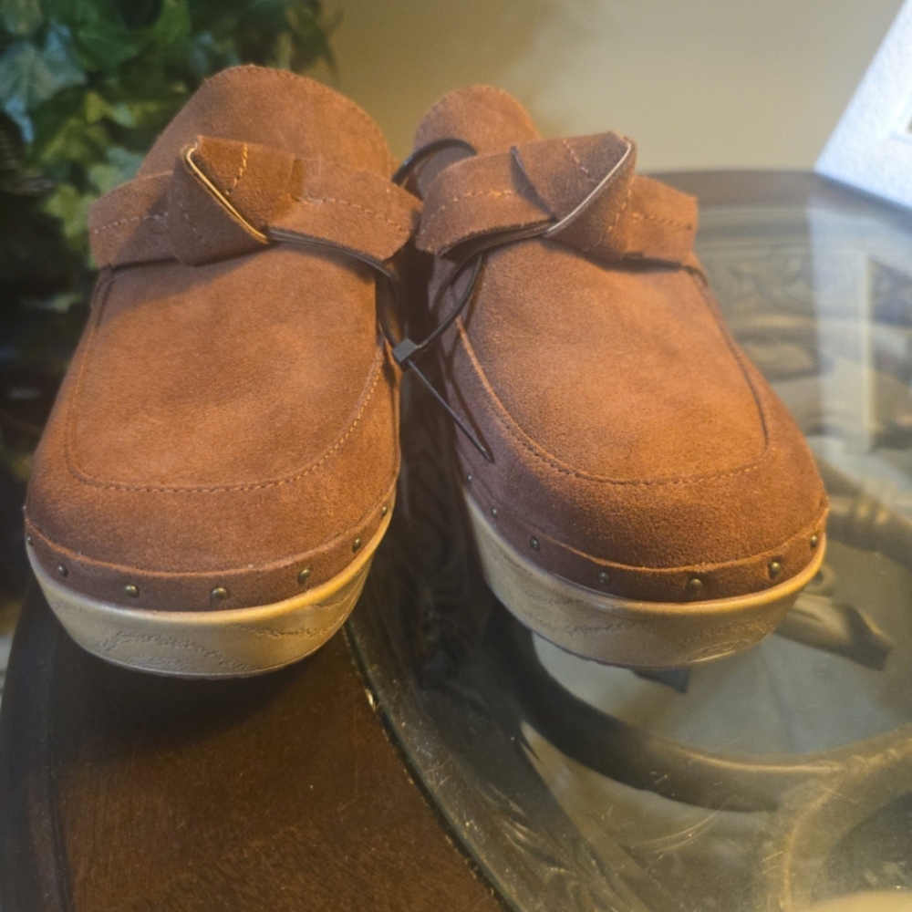 NEW! Cole Haan Brown Suede Mules with Bow Detail 7.5 PRICE IS FIRM - Picture 4 of 8